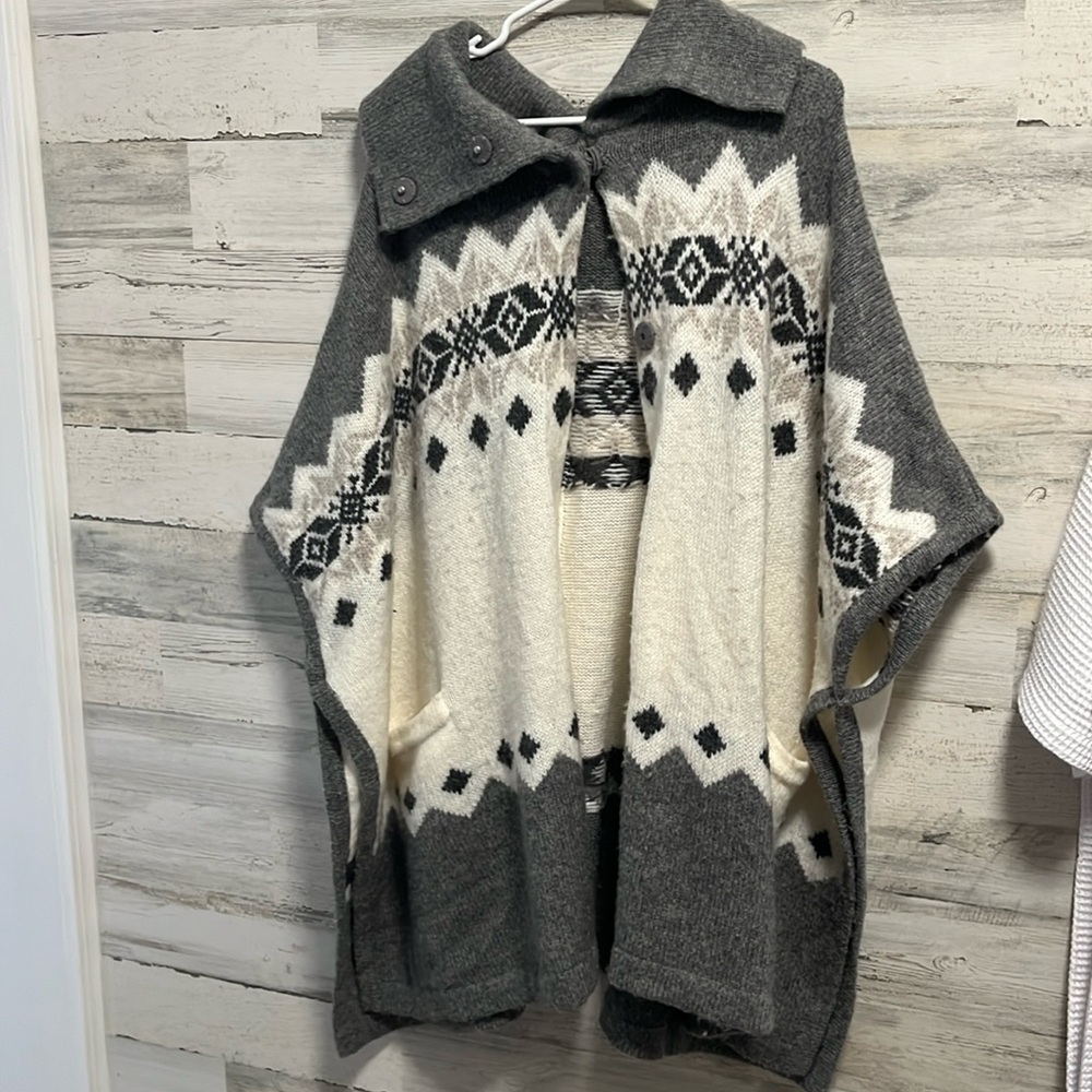 Wool/alpaca poncho
